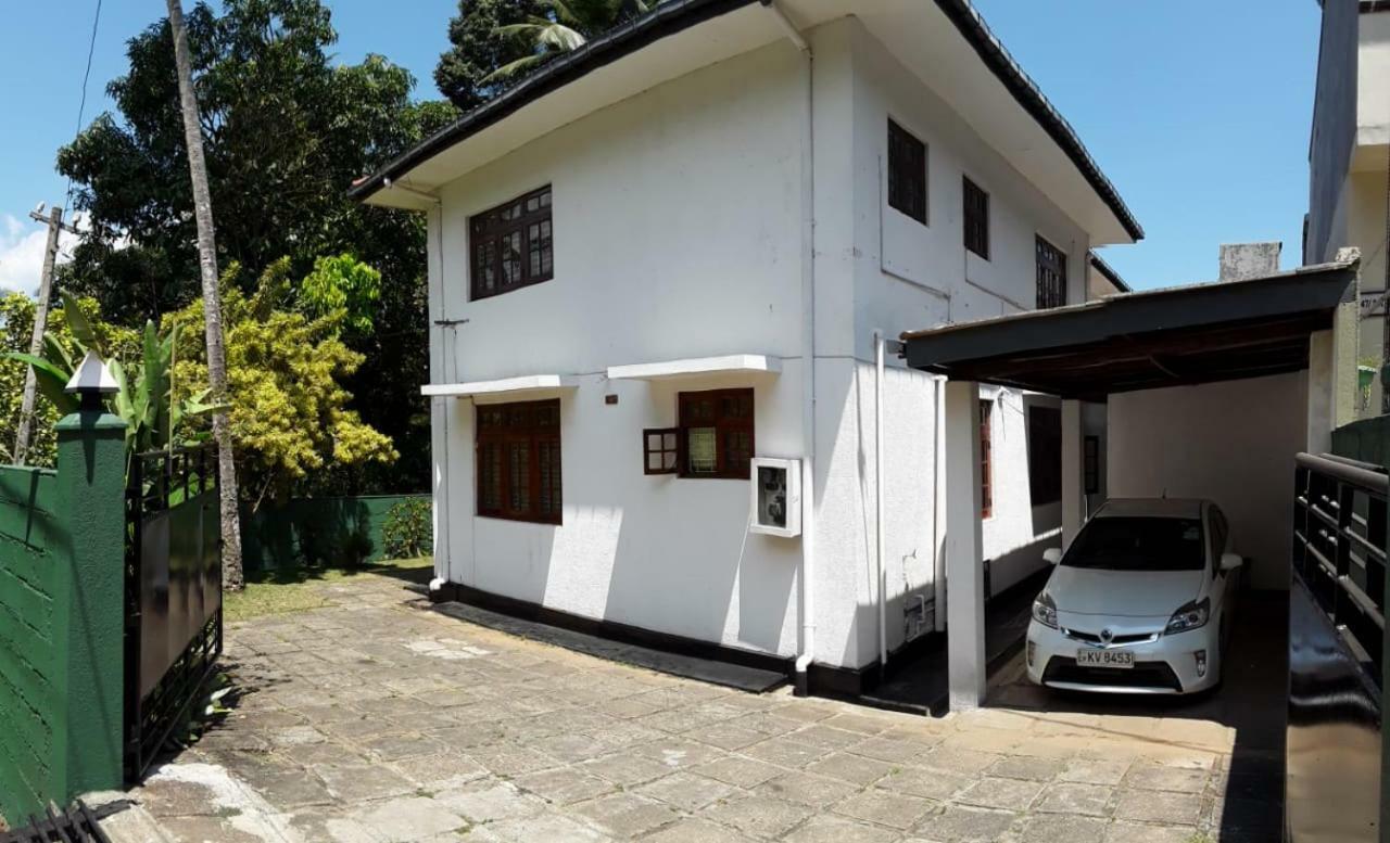 La Sachara Bed & Breakfast Kandy Exterior photo